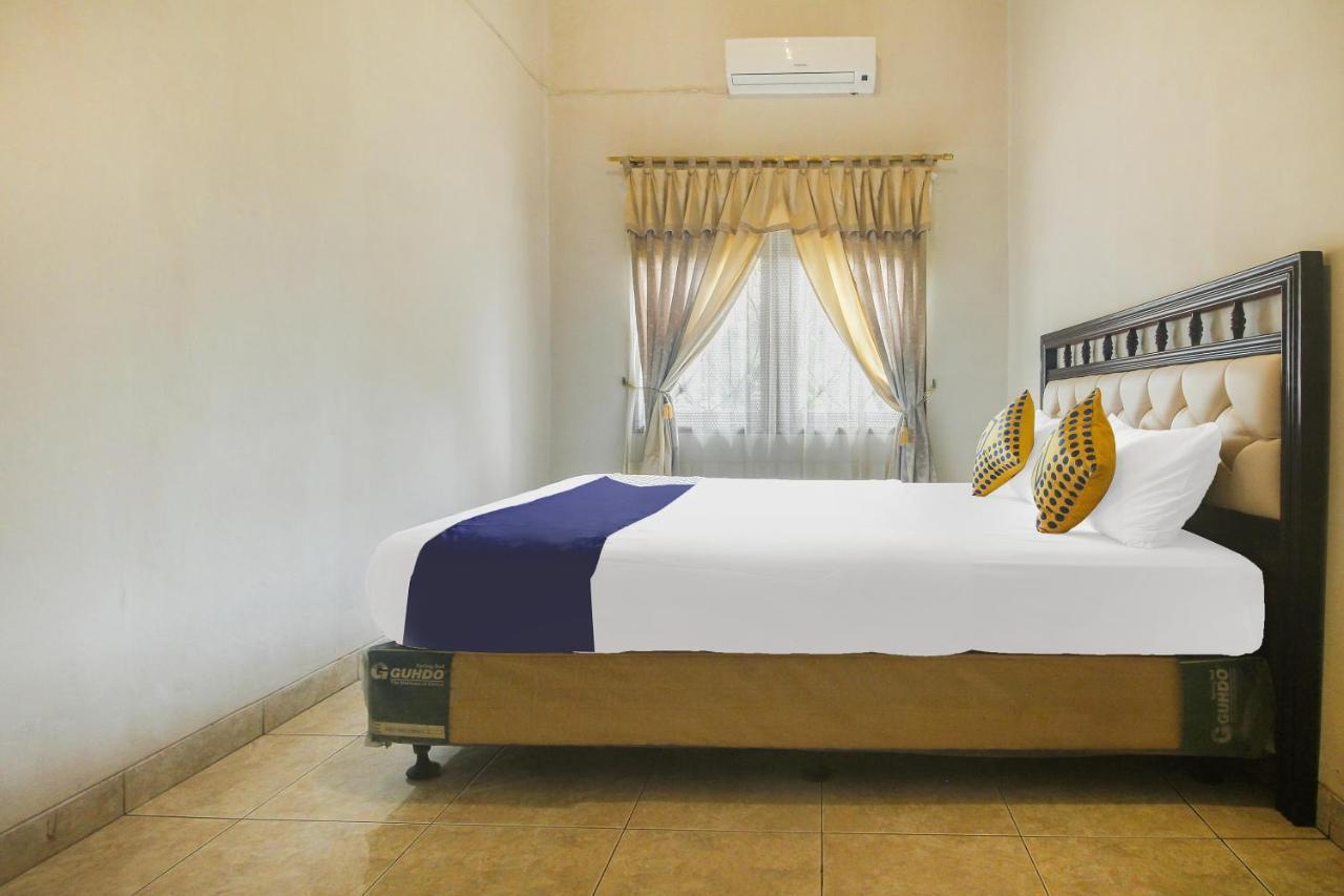 Spot On 91620 Skypiea Guest House Tasikmalaya Kültér fotó