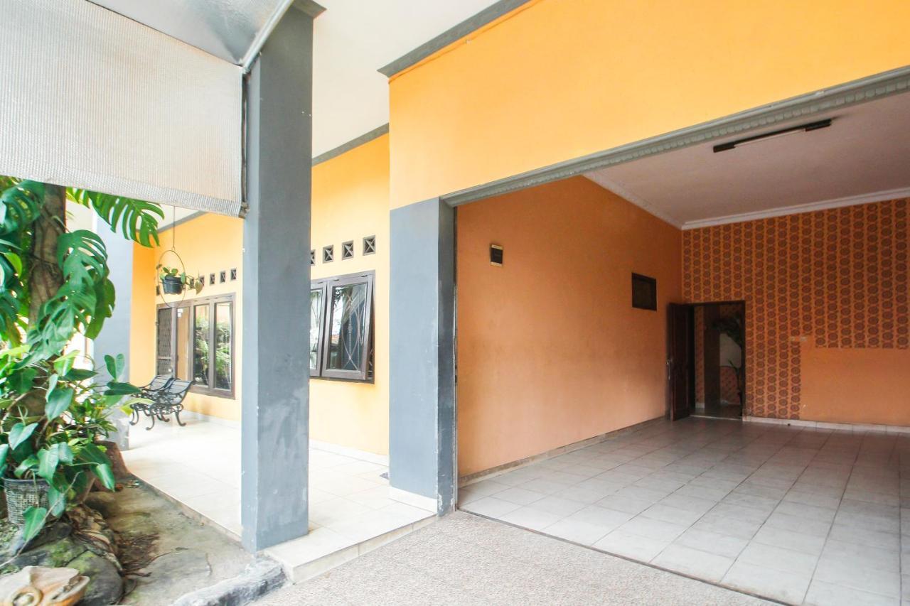 Spot On 91620 Skypiea Guest House Tasikmalaya Kültér fotó