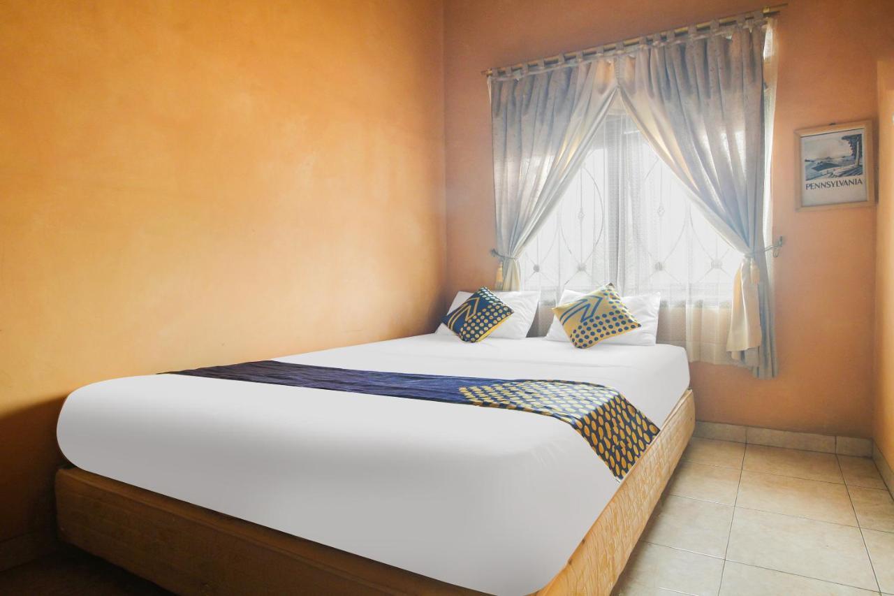 Spot On 91620 Skypiea Guest House Tasikmalaya Kültér fotó