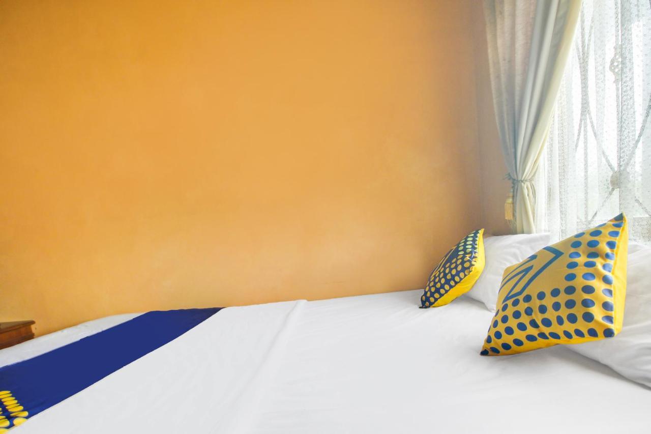 Spot On 91620 Skypiea Guest House Tasikmalaya Kültér fotó